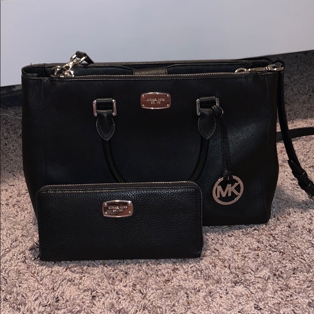 Micheal Kors purse set